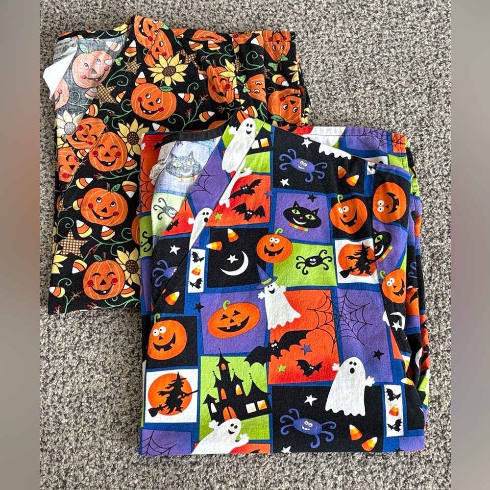 Lot of 15 Scrub Tops - Picture 3 of 10